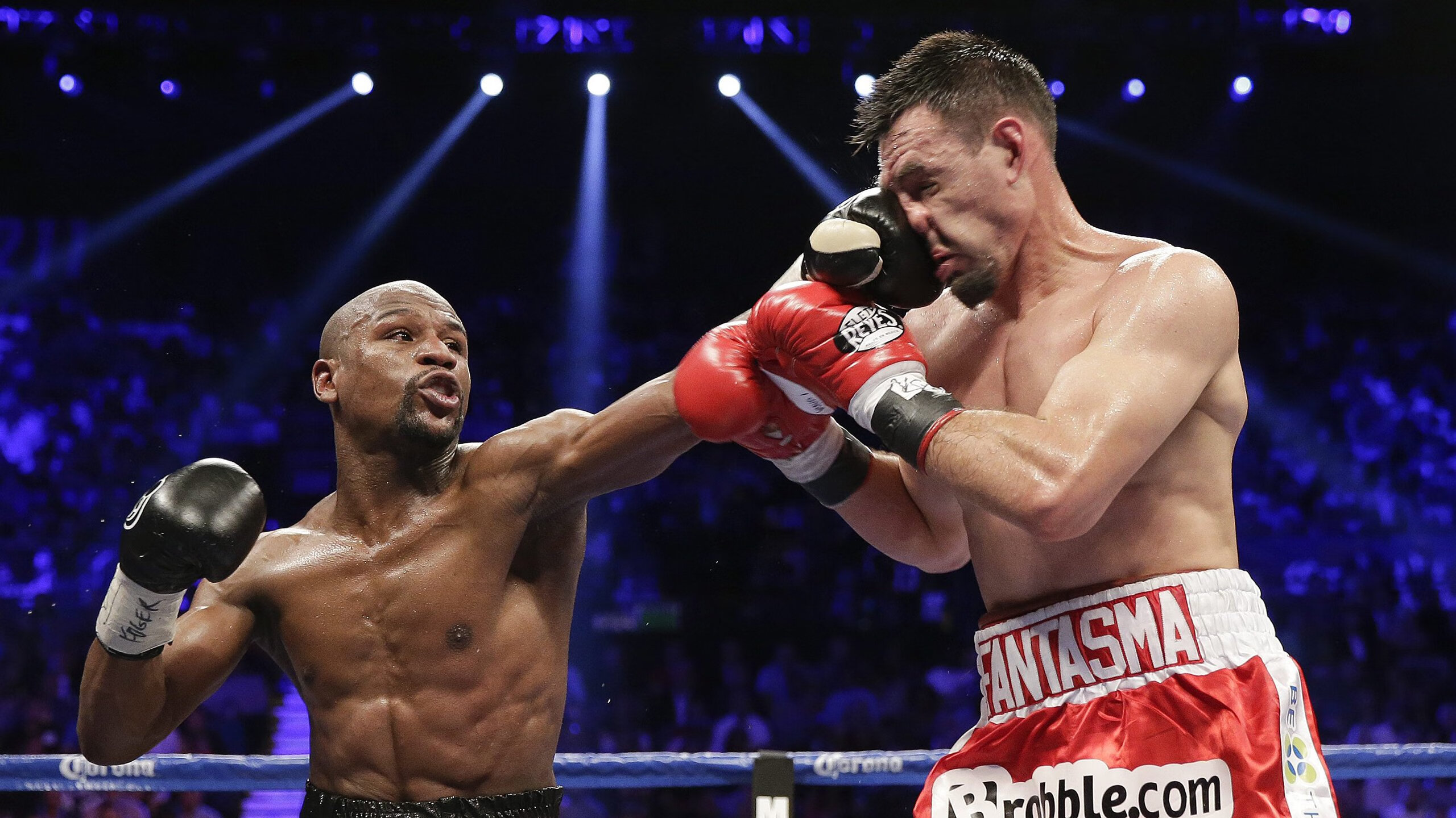 哈登重返赛场，反败为胜首场状态出色，篮网观众沸腾！再创辉煌时刻